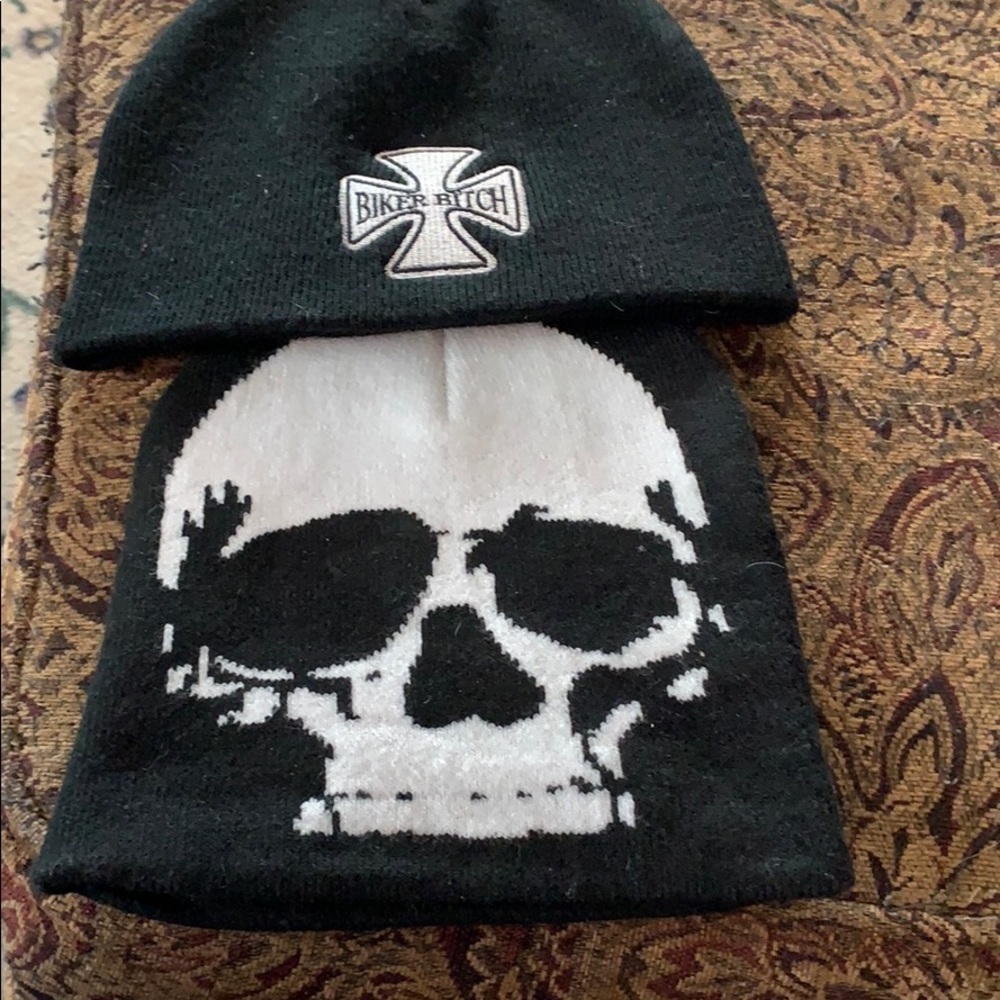 Set of 2 biker beanies